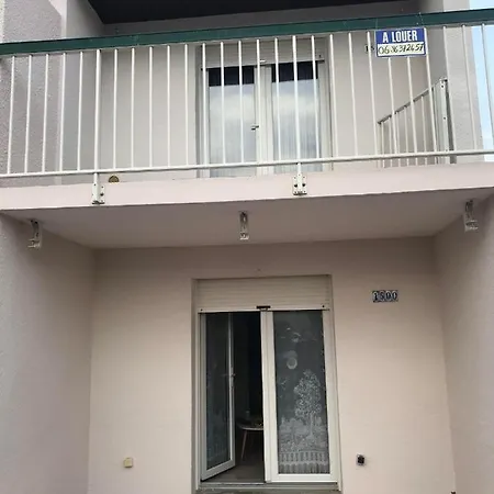 Au Clair De *